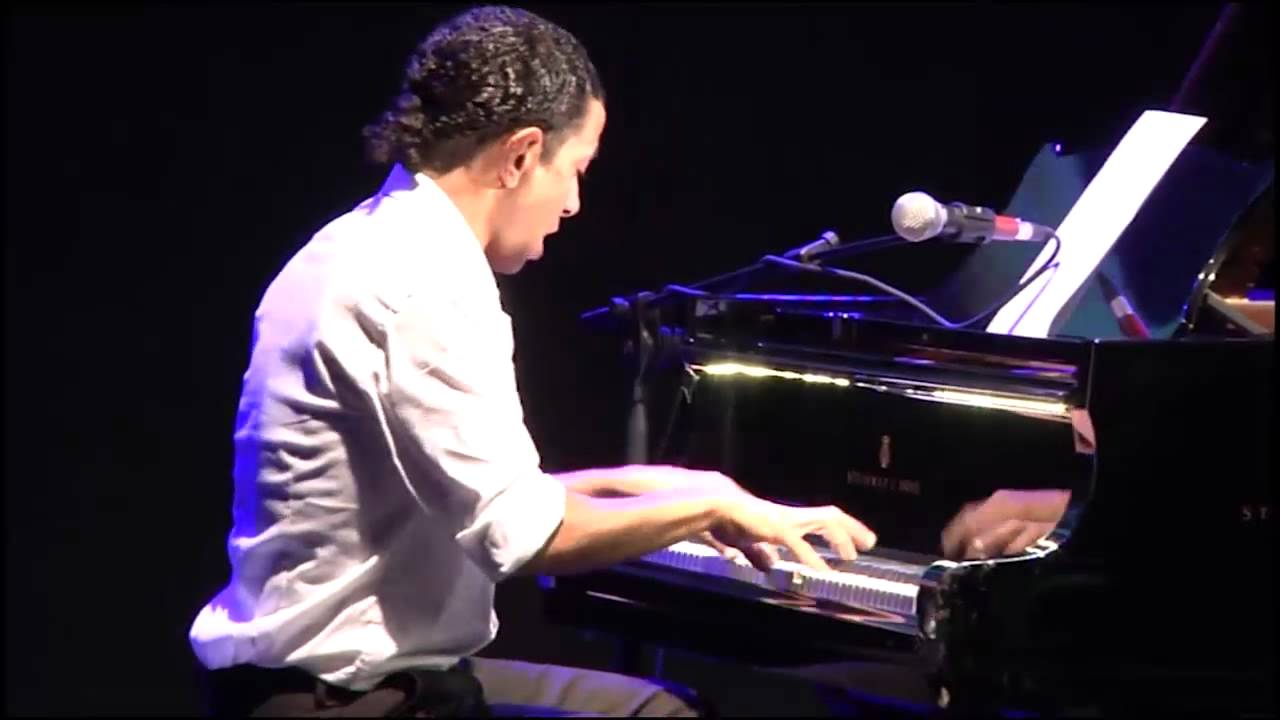 La Chanson des vieux amants / Jacques Brel - אהבה בת עשרים / Played by Eliad Sharony