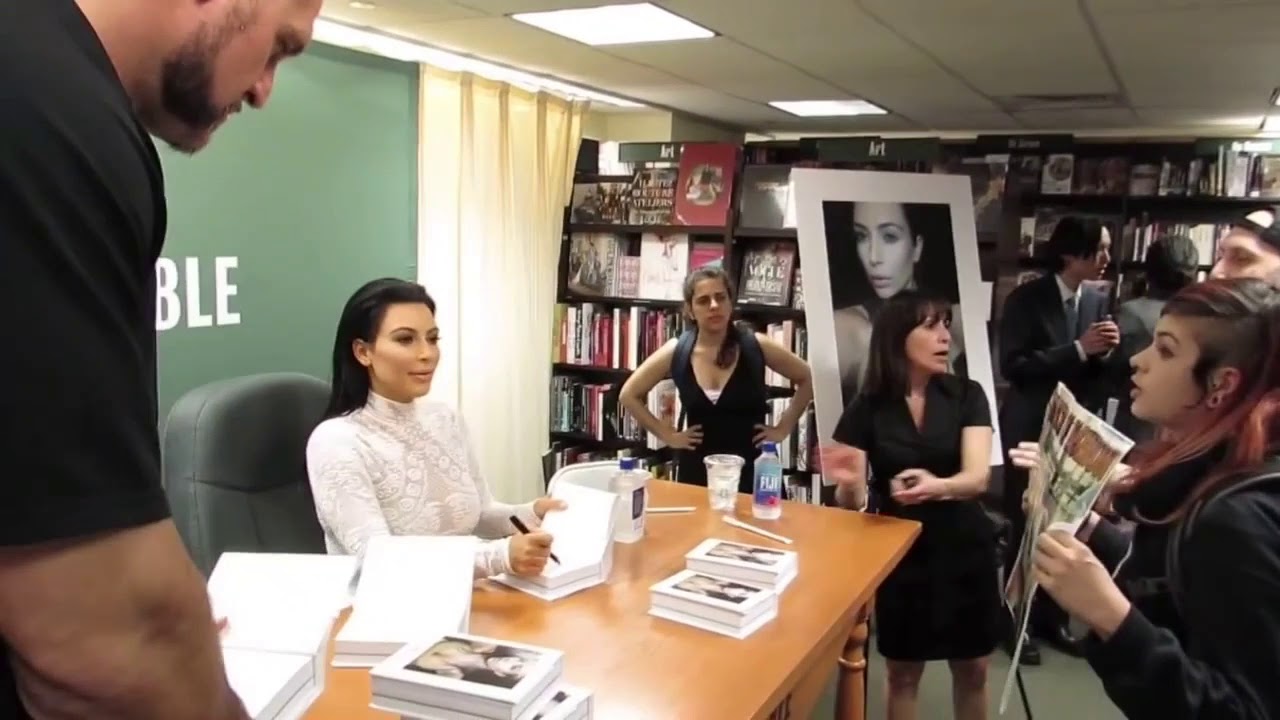 KIM KARDASHIAN ATTACKED BY ANIMAL RIGHT ACTIVISTS FOR WEARING FUR