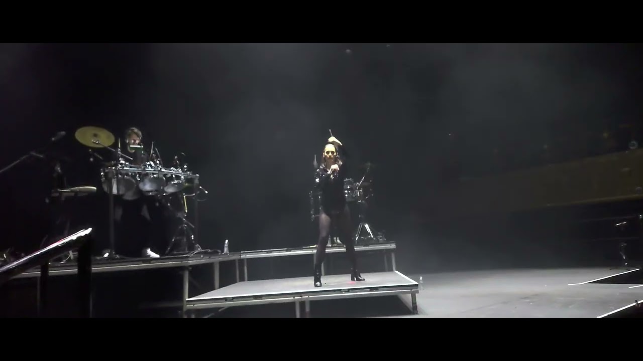 Yelle - OMG!!! + Moteur Action (remix), LIVE @ The Belasco, Los Angeles, 3-3-23
