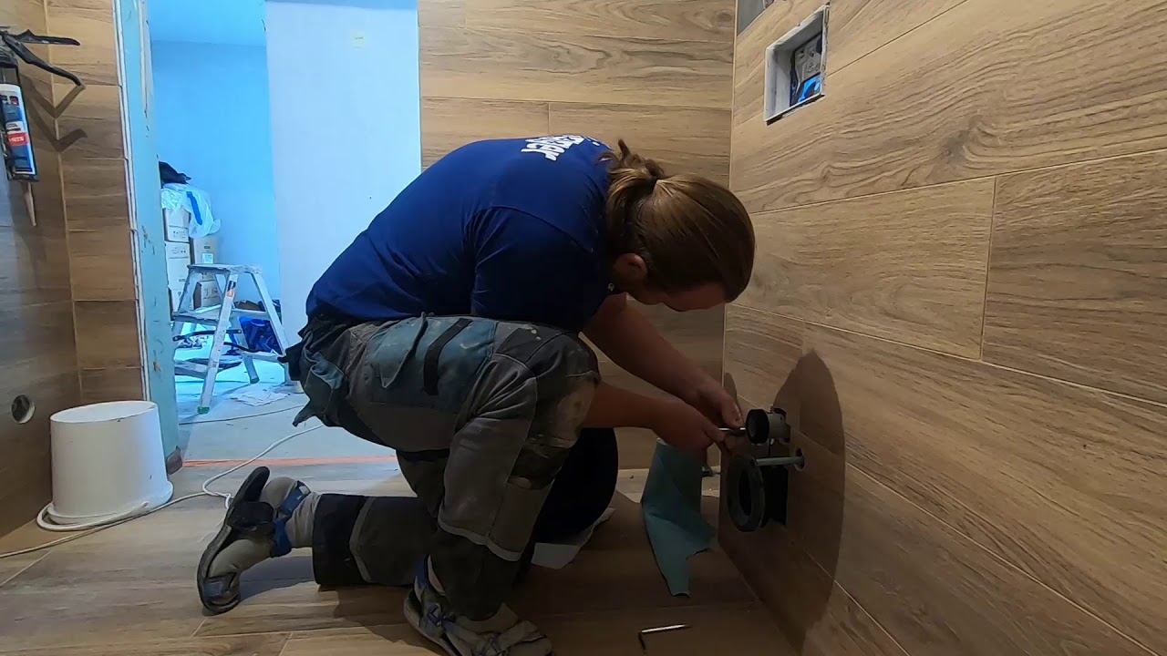 Jak zamontować miskę WC na gebericie - remont4you.pl