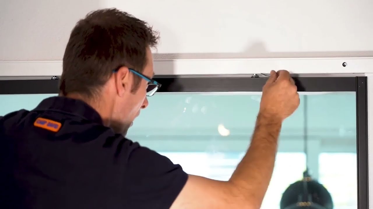 Montagevideo Glasschiebetüren mit Rahmen von Inova