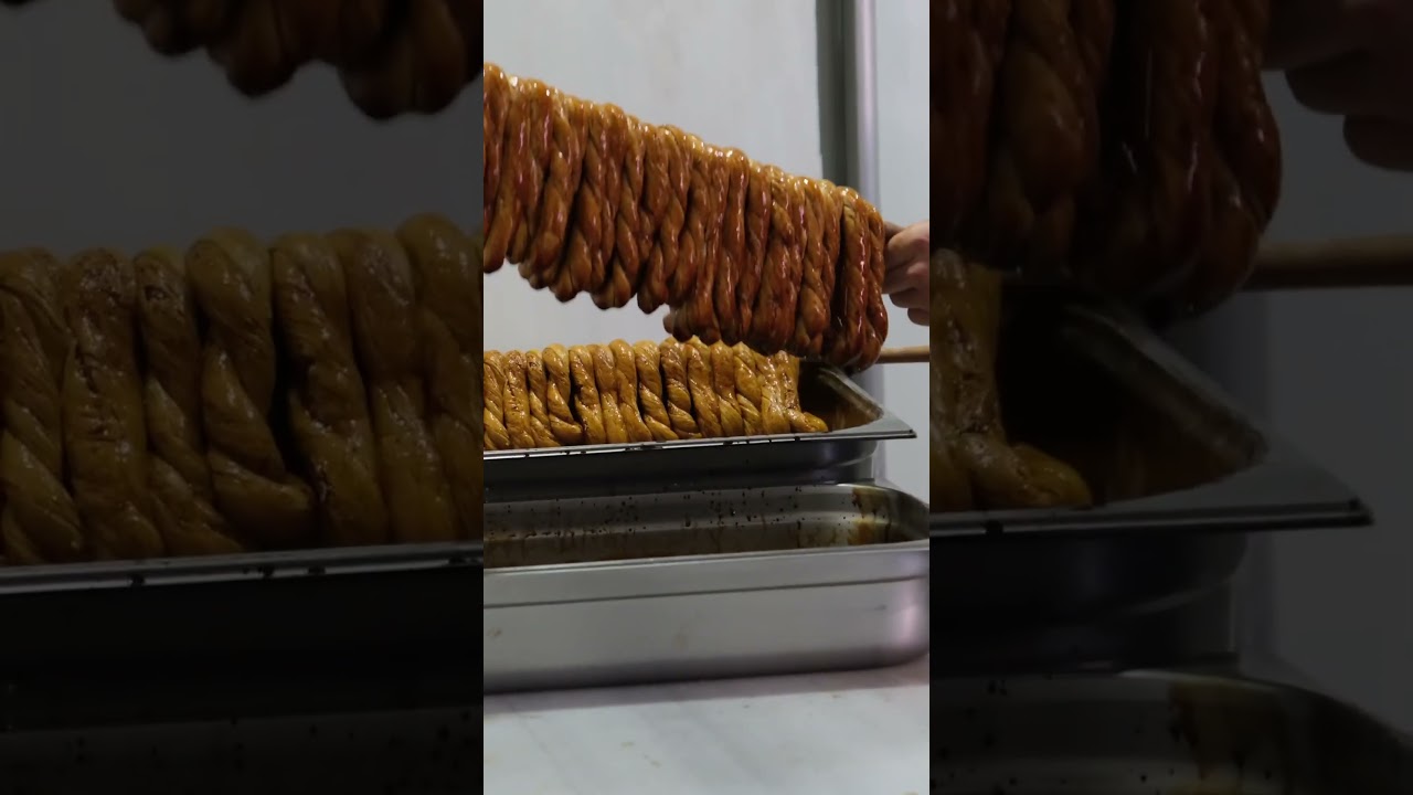 How Turkish Simit Is Made &ndash; Crispy, Golden, Perfect!