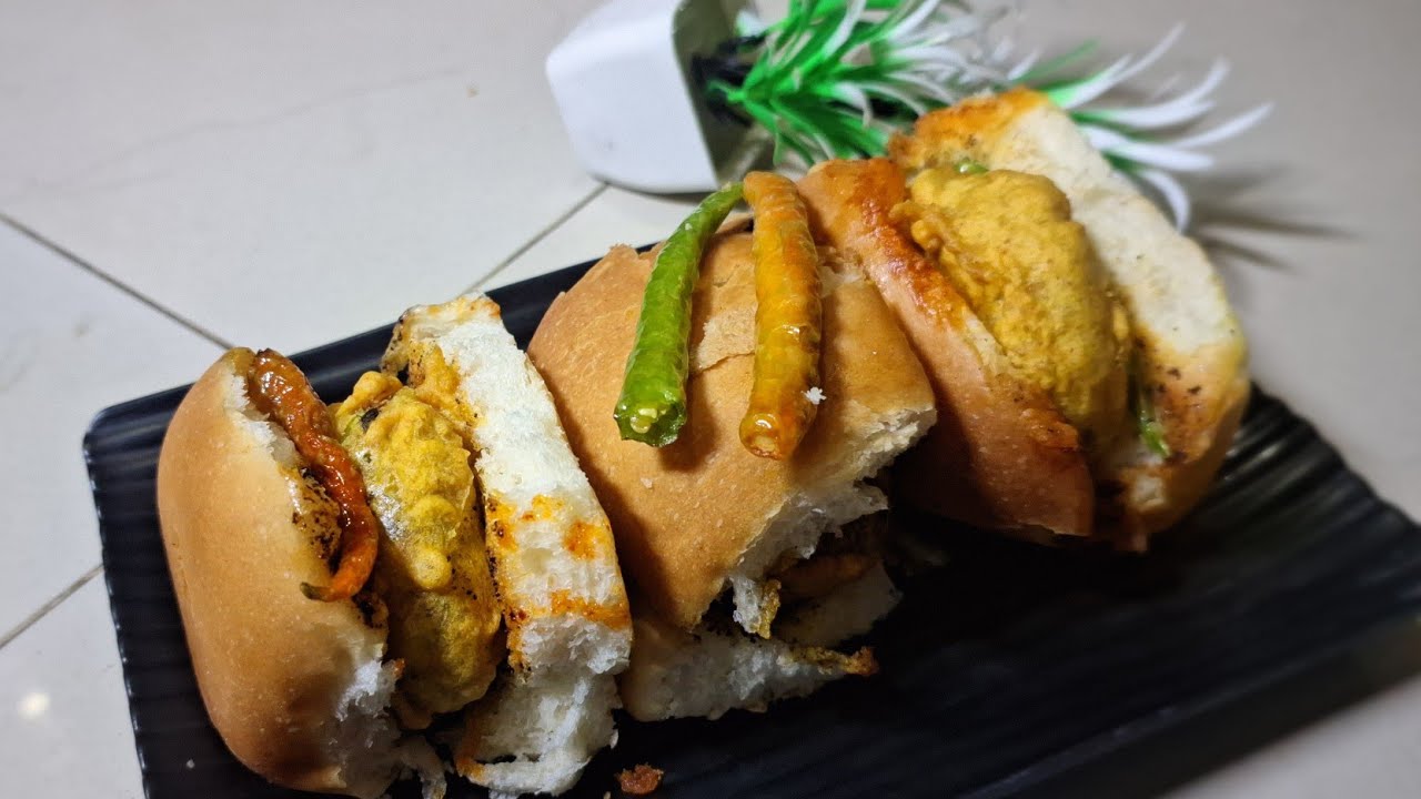 Maharastra special unique Tava vadapav#vadapav#mumbaifamous#mumbaiindians#instantvadapav#specialvada