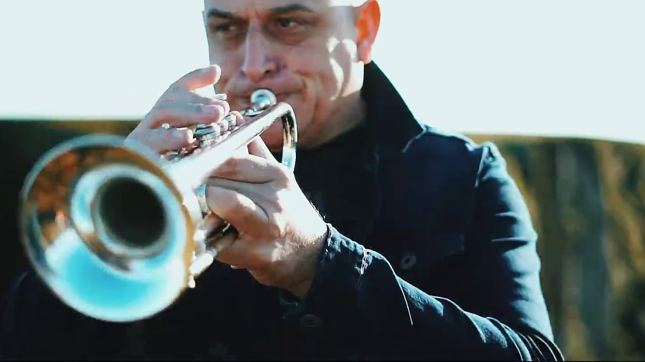 Banda Champion - Feito de aço (Clipe Oficial)