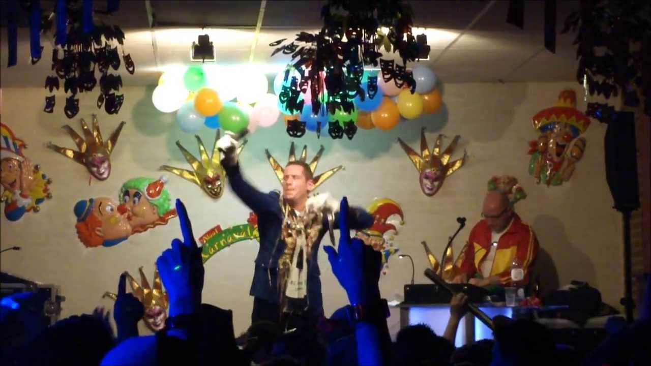 Adje Ambiance Carnaval Hoeven 2013 DJ Tsjubke