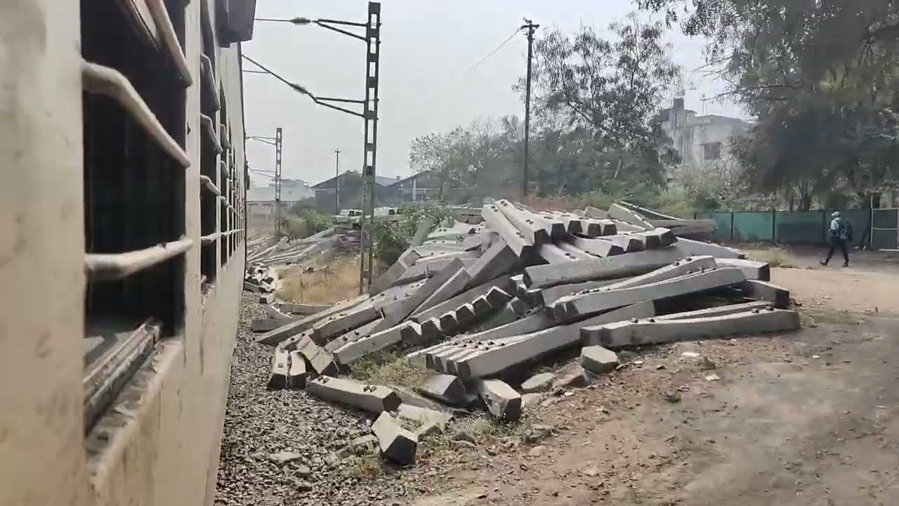 Satara To Miraj Via-Karad-Kirloskarwadi Train Journey| Part 3: 11049 Ahmedabad Kolhapur Express 