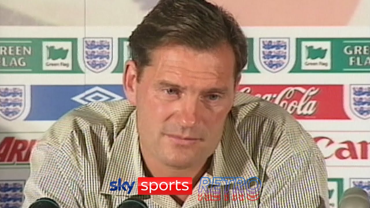 Glenn Hoddle defends David Beckham after his sending off against Argentina at the 1998 World Cup