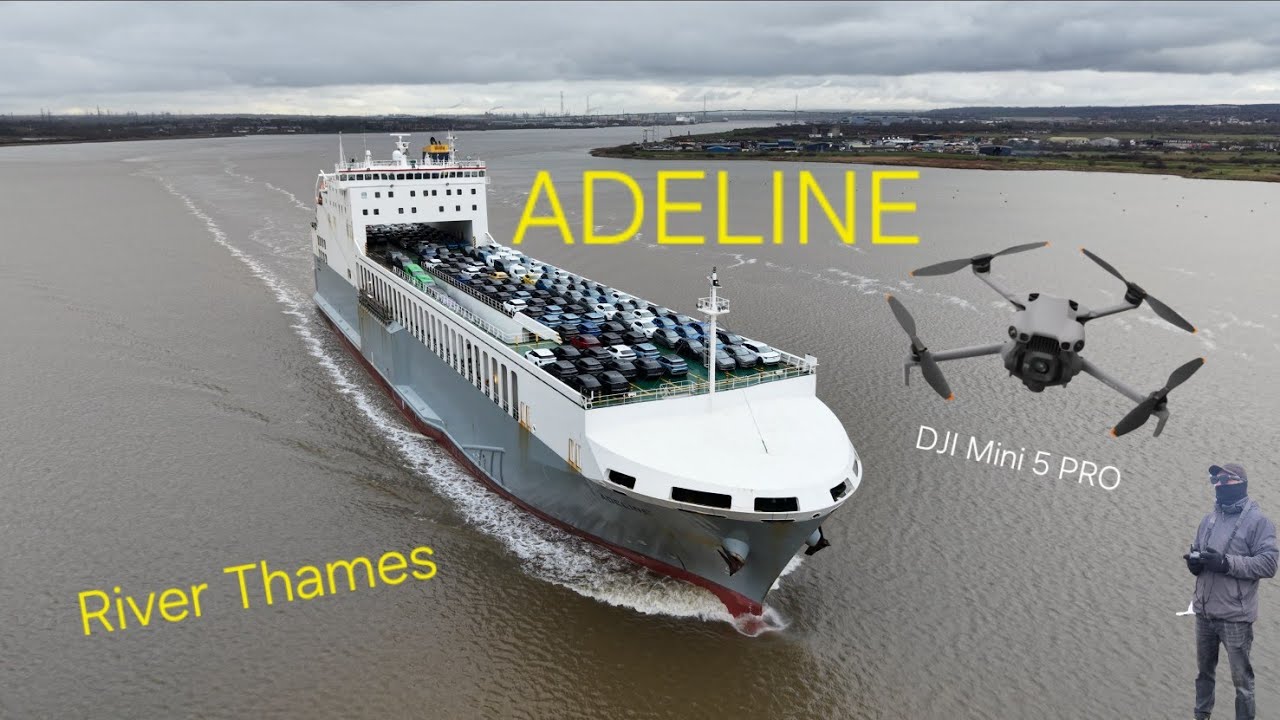 ADELINE on River Thames ( DJI Mini 5 PRO - K&F CONCEPT Polarised Lens ) 
