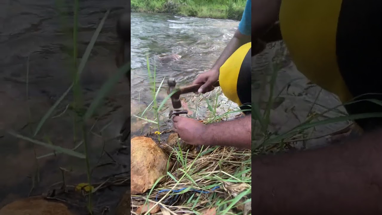 This Simple Rock Trick Will BLOW Your Mind! #rockhounding #diamonds #gold #gems #goldfinder #shorts