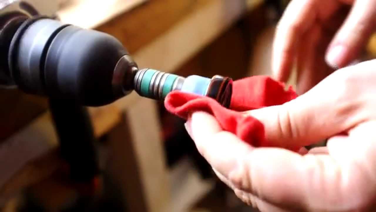 Finishing a wooden ring with CA (superglue)