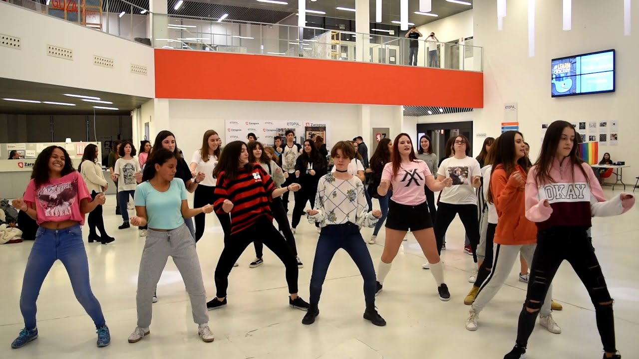 Kpop Random Dance in public Zaragoza, Spain/ Segapolis [Nekowiii] Parte 1