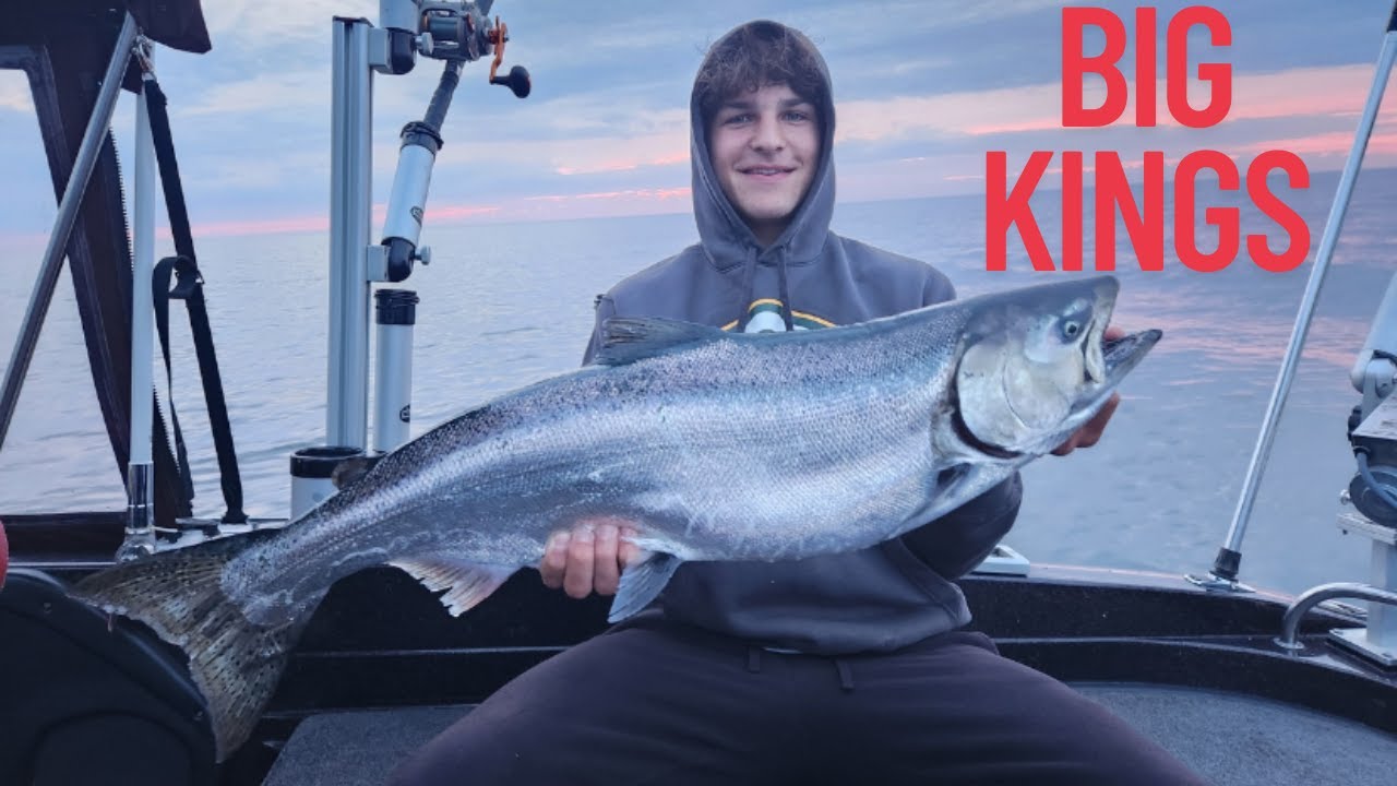 HOT King Bite Out Of Milwaukee (Lake Michigan Salmon Fishing June 2025)