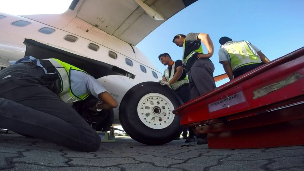 GoPro: Behind the #LifeatApron - Firefly Airlines Line Operation
