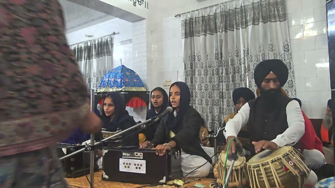 ਦੇਹੁ ਸਿਵਾ ਬਰ ਮੋਹਿ ਇਹੈ - Deh siva bar mohe ehe- Corus Gurbqni shabad gayan - Jaismeen kaur and team