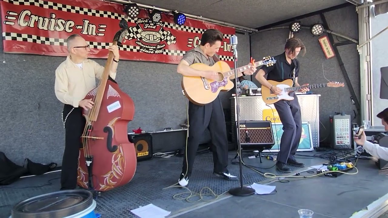 THE CRAZY CROOKS - TUTTI FRUTTI (LITTLE RICHARD / ELVIS PRESLEY) AM 09.05.2024 IM CRUISE-IN, BERLIN