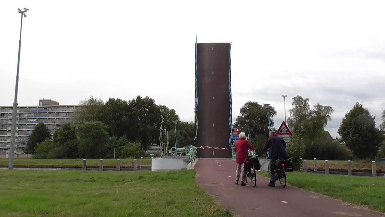 Brugopening Krakeelbrug Hoogeveen Basculebrug/ Drawbridge/ Pont Basculant/ Zugbrücke