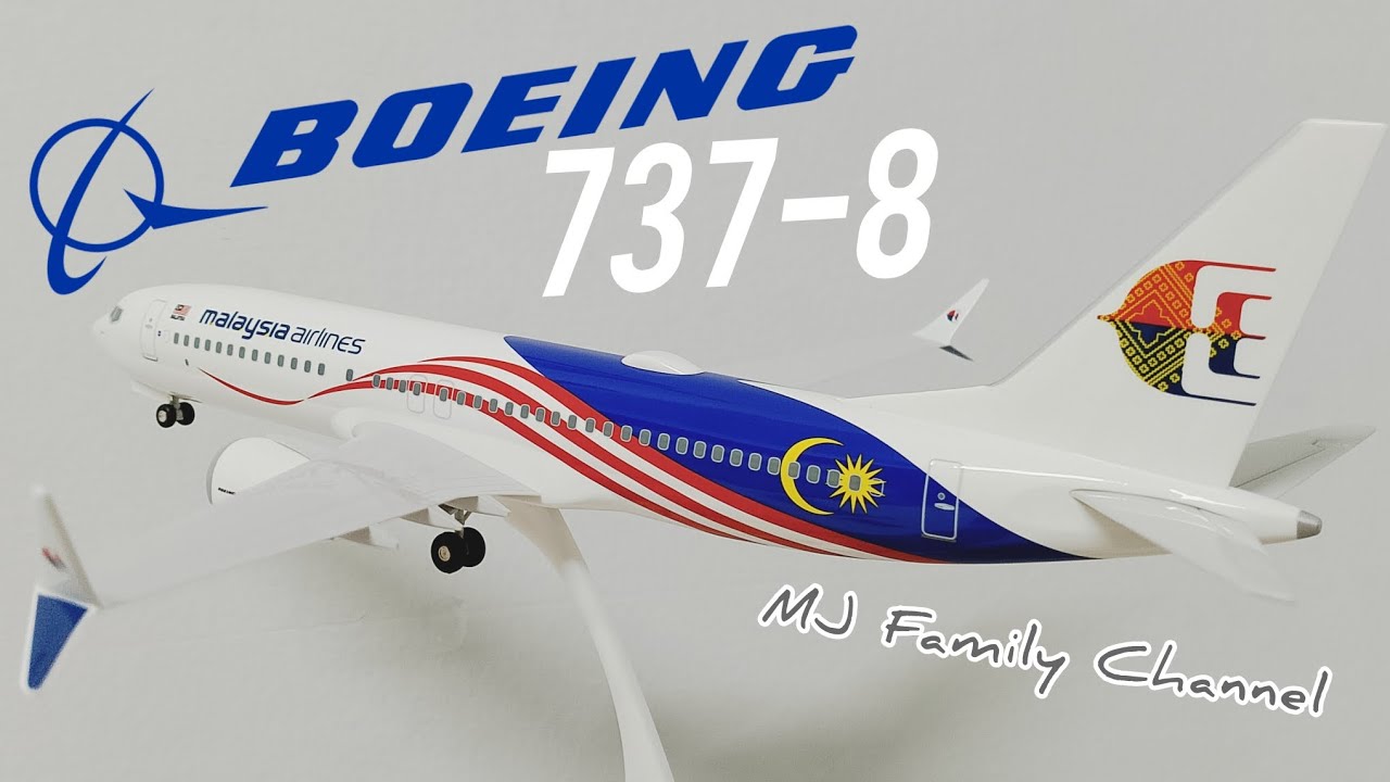 Обзор распаковки модели самолета Malaysia Airlines 737-8 MAX в масштабе 1/130