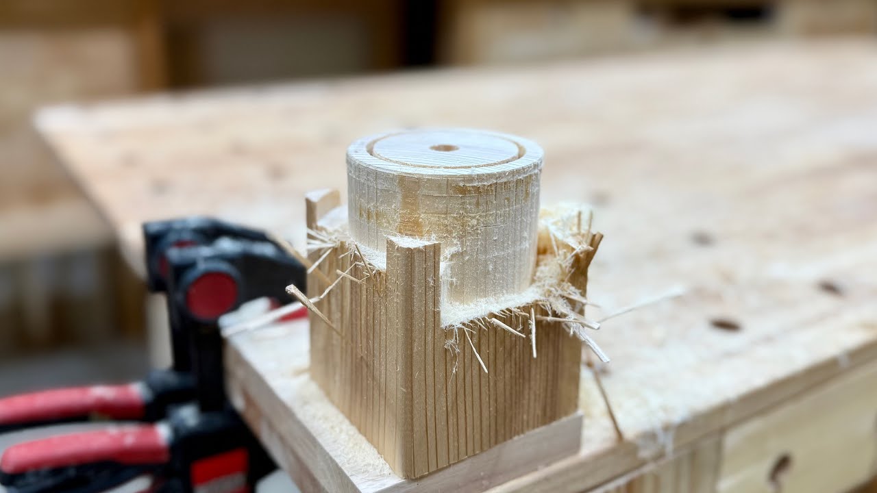 Уникальный способ вырезать круг внутри и снаружи дерева / Деревообработка своими руками