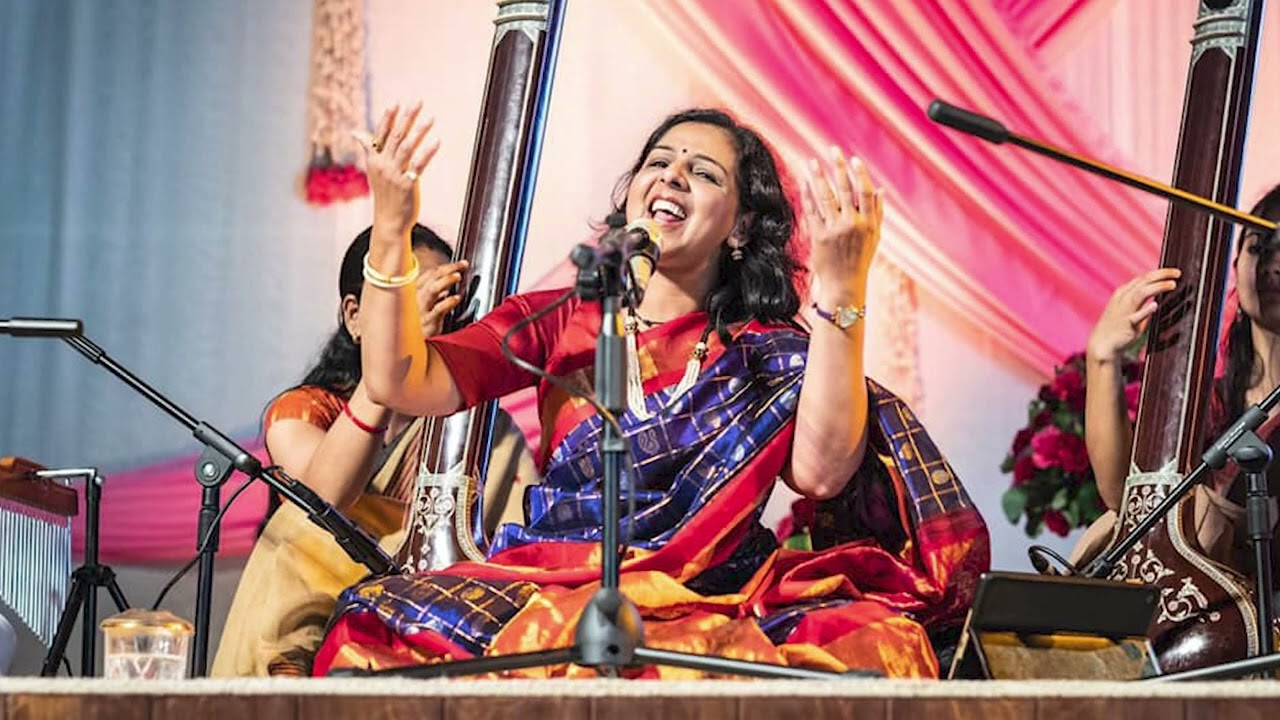 Kaya Hi Pandhari | काया हि पांढरी आत्मा हा विठ्ठल । Manjusha Patil