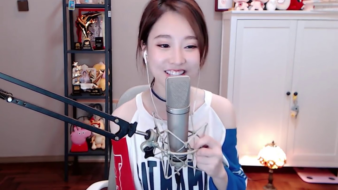 HandClap   Chinese girl Feng Timo cover