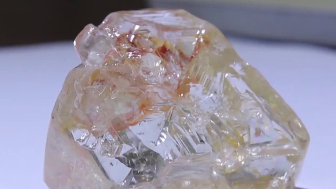 LATTEST ON 709 CARATS DIAMOND FOUND IN SIERRA LEONE.
