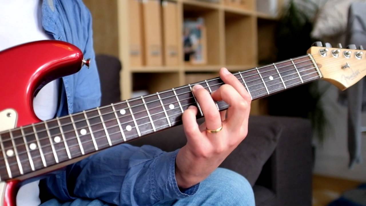 How To Play Blues Guitar Solos The Right Way - How To Change Scales Over Chords