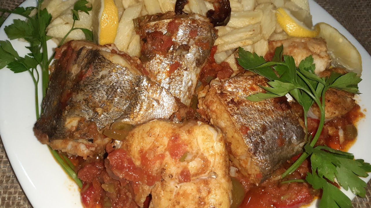 Merlan sauces tomate / سمك الميرلون بصلصة الطماطم