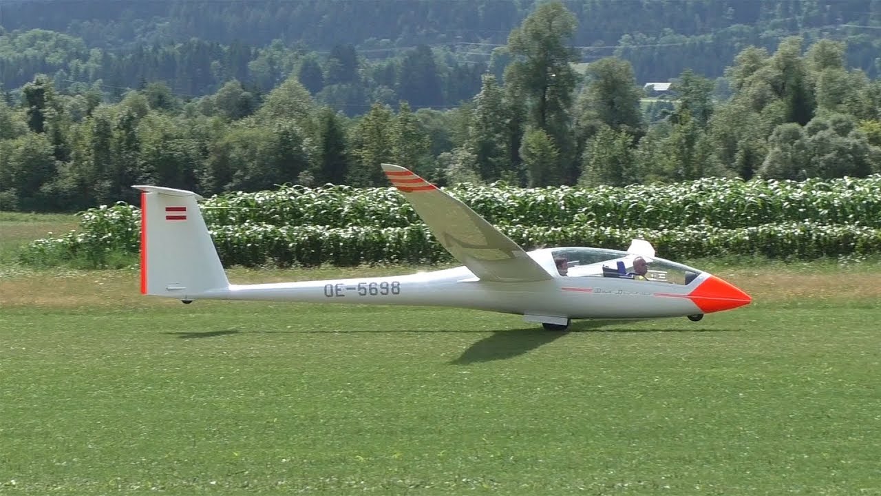 Schempp-Hirth Duo Discus landing at Airfield Nötsch | OE-5698