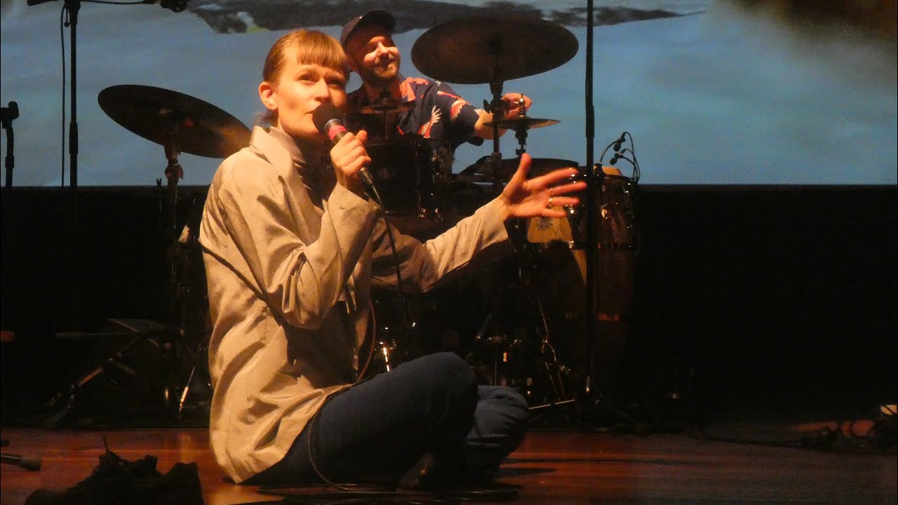 Jenny Hval (Auditório de Espinho, 22 Novembro 2022)