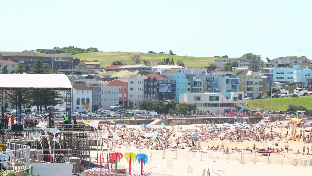 Bondi Beach Party Stage Dismantle part 1