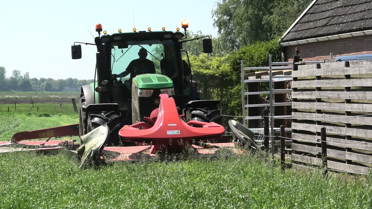 GRAS MAAIEN MET EEN JOHN DEERE 6150 R KUHN FC 314 D