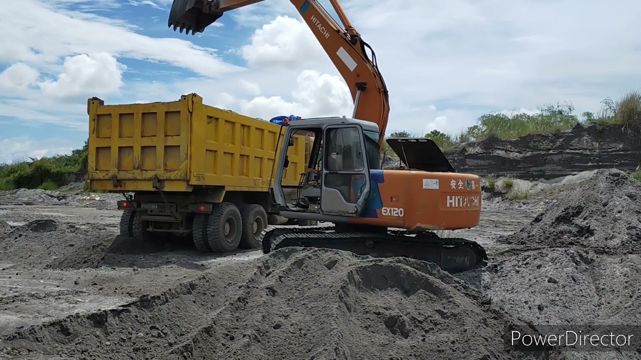 Loading of sand (HITACHI EX 120)