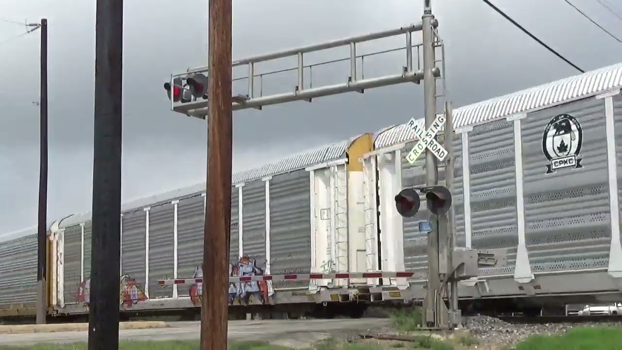 Union Pacific 7738 @ Basse Road, San Antonio, Texas