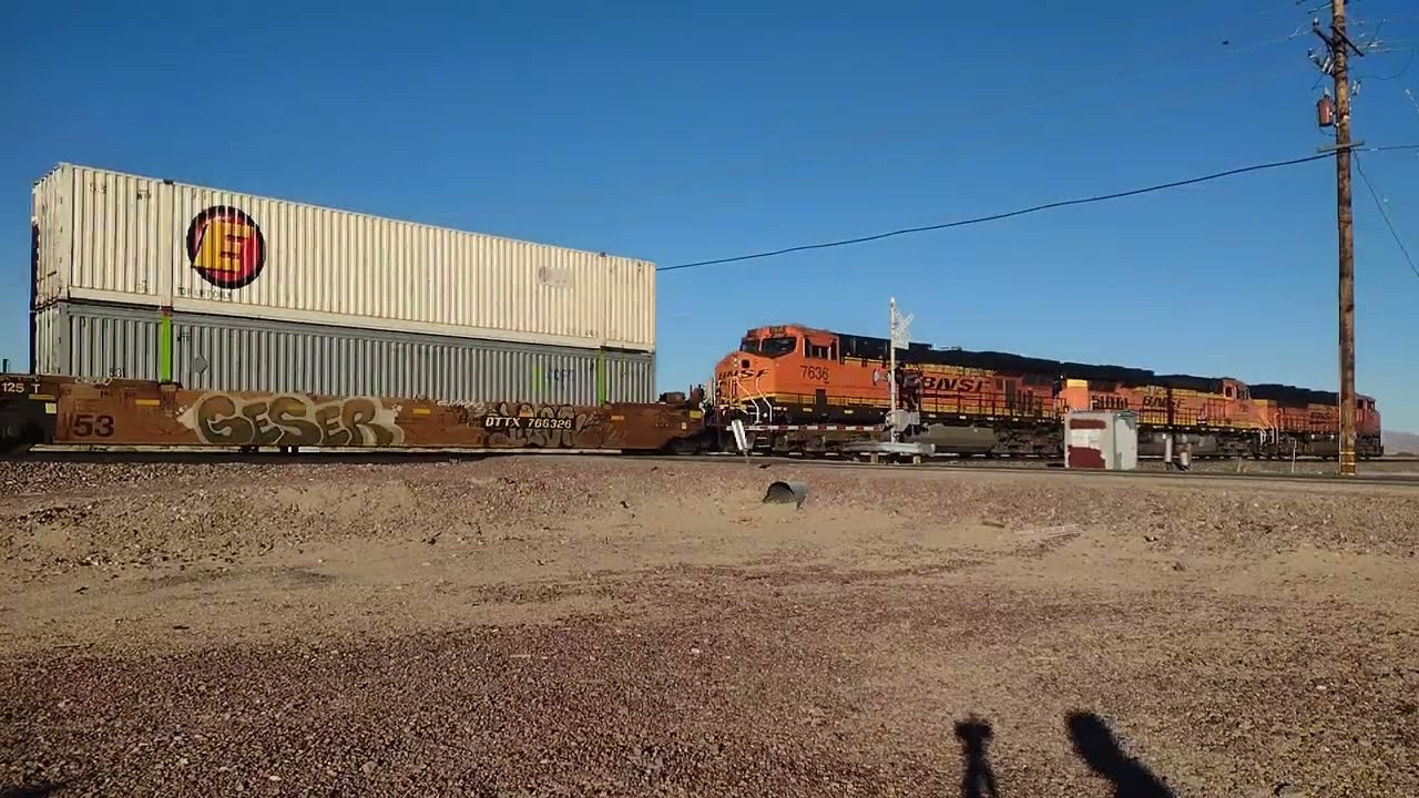 EB BNSF Z Train Feat SD70ACe Leader And Rear DPU At Newberry Springs CA! 