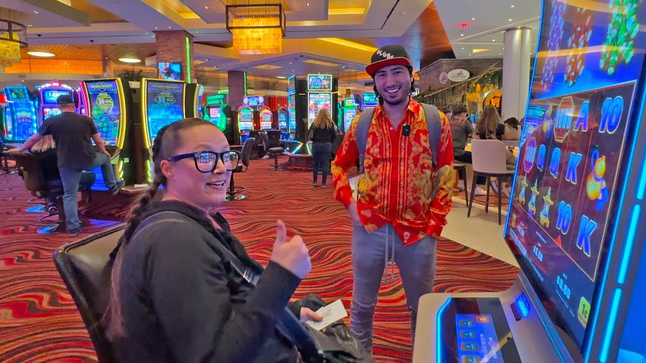 We Gave A Random Person $200 To Play Slots In The Casino... And This Is What Happened!