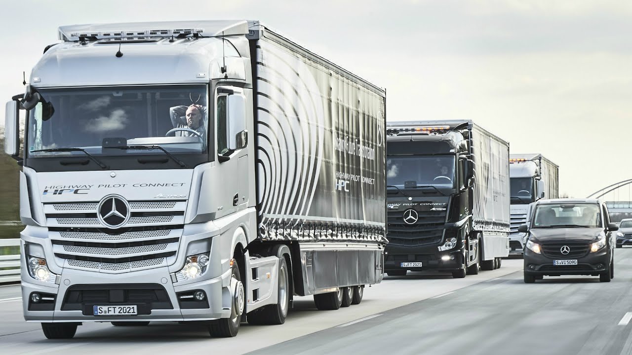 Mercedes Trucks Highway Pilot Connect
