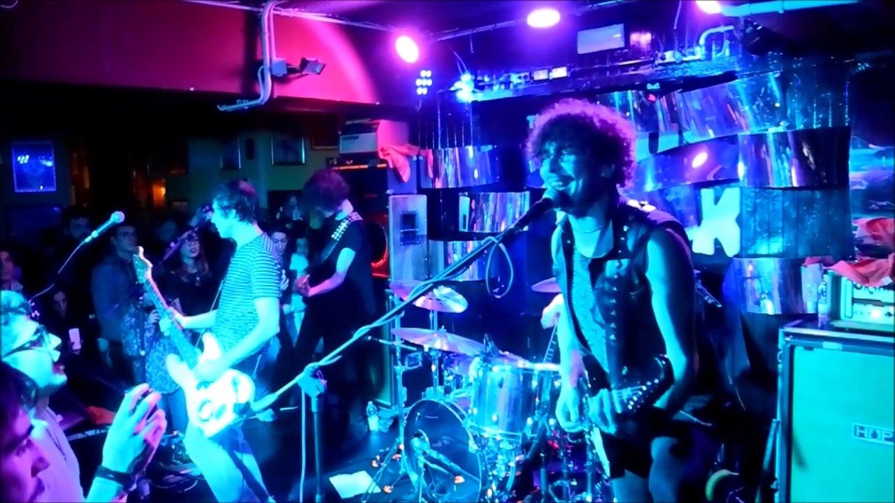 The Zen Circus - L'anima non conta (live The HOR Sassari)