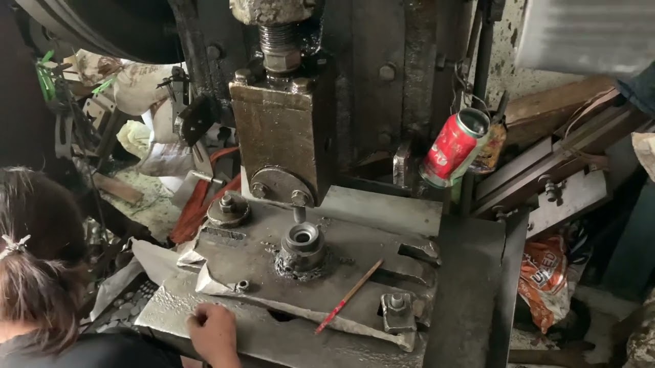 Cách dập ra con hến cửa sắt 0915401709