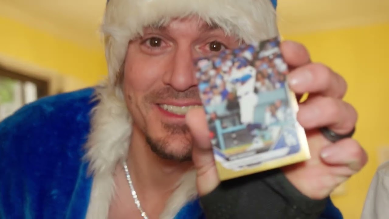 The Dodgers surprised families for Christmas ❤️🎄