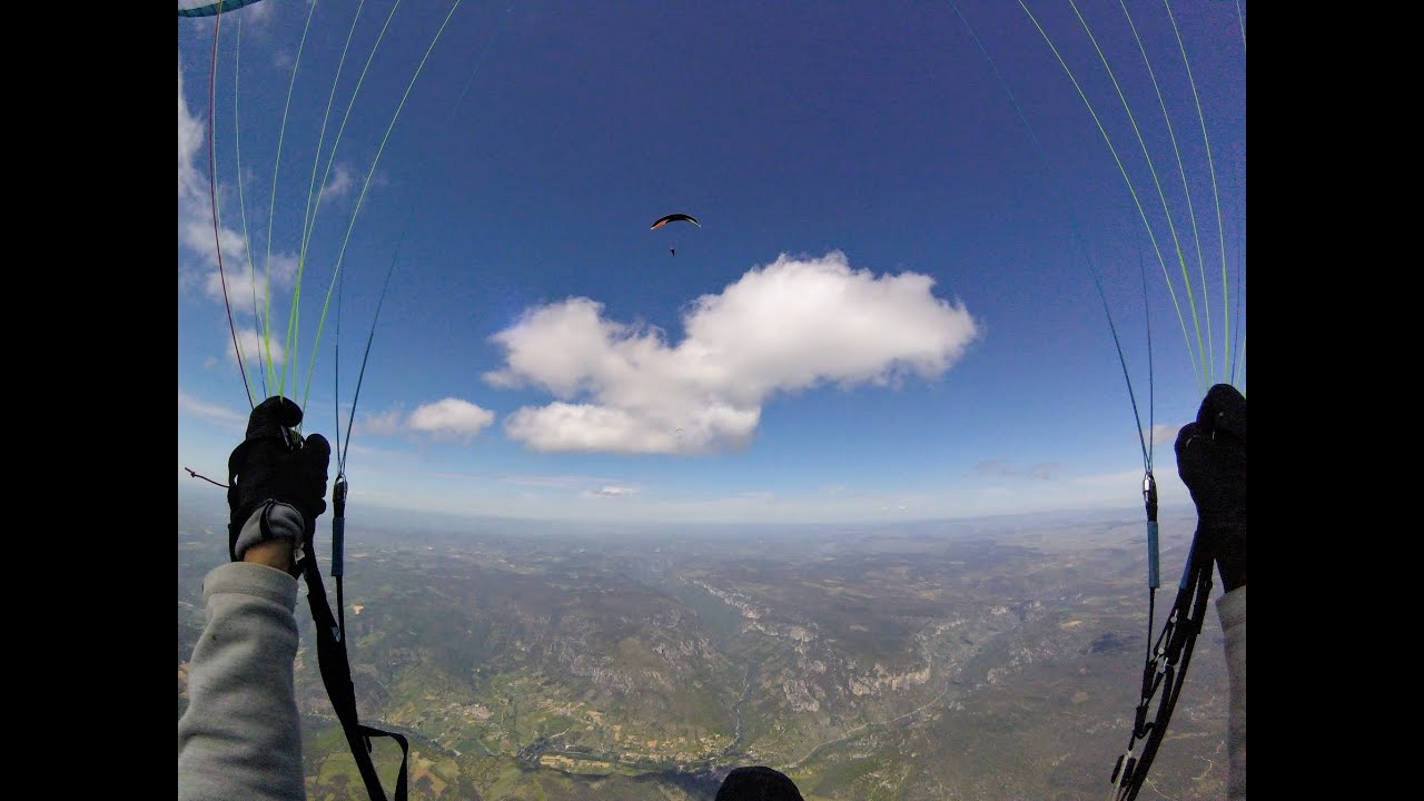 Cross Parapente Millau:  vol au dessus des Causses et des gorges du Tarn avec retour au Viaduc
