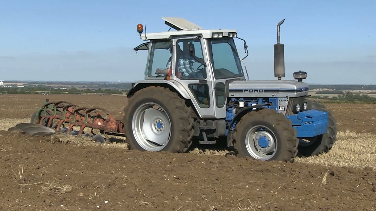 FORD TRACTORS AND CONVERSIONS AT THE BLUE FORCE WORKING WEEKEND, LINCOLNSHIRE 2013 PART 14