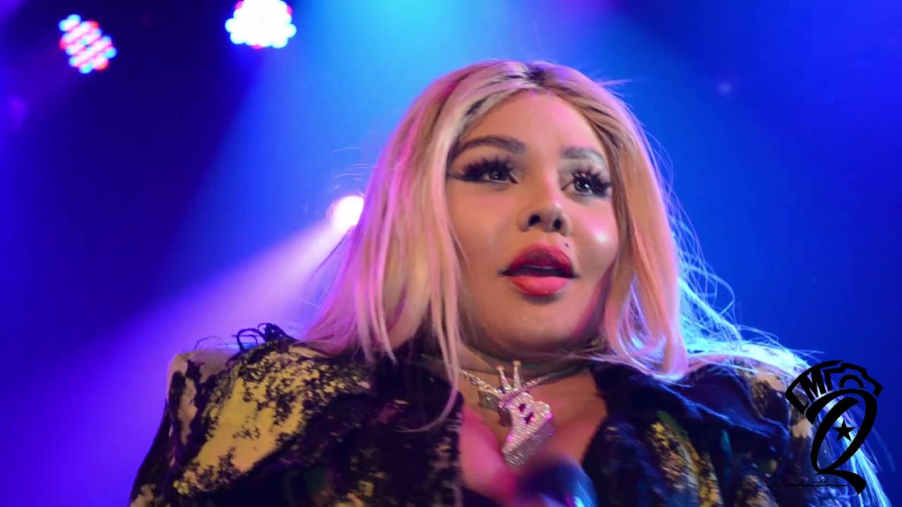 LIL KIM LIVE @ TOADS PLACE NEW HAVEN CT. 5/12/2016
