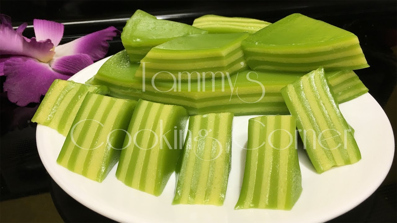 Banh Da Lon — вьетнамский паровой слоёный пирог (Бань да лон с зелёной фасолью и листьями пандана)