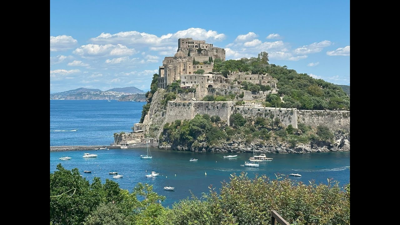 Остров Искья в Италии. Май 2025. Ischia, Italy. May 2025