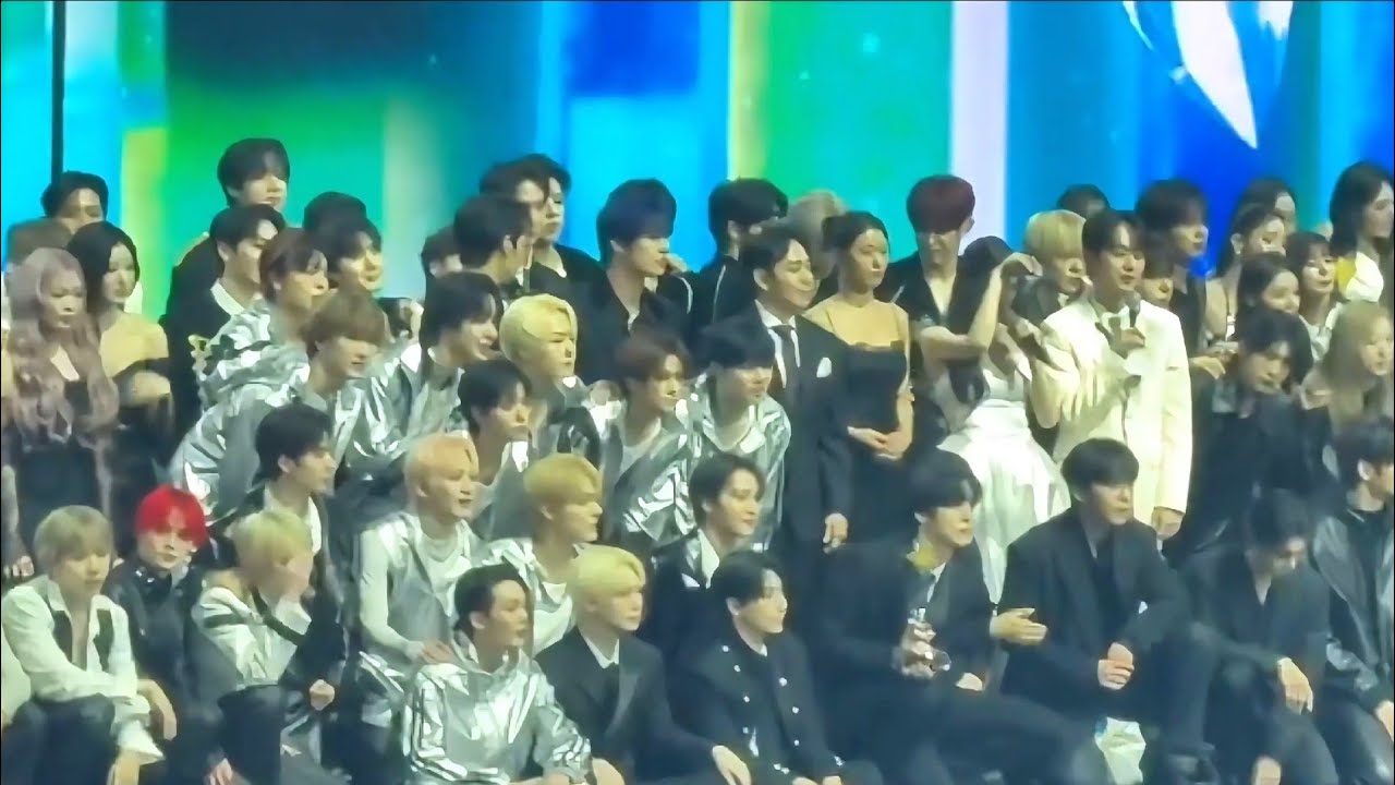 Hanteo Music Awards Ending Stage & Interactions Ateez Xikers Hearts2Hearts TripleS & More idols 