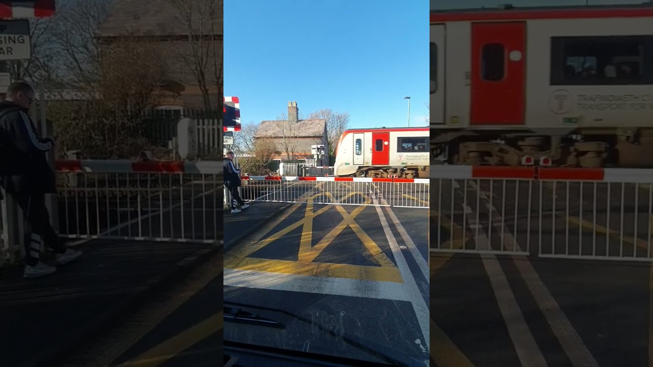 Train crossing the road uk #shorts #youtubeshorts #train #asmr #satisfying