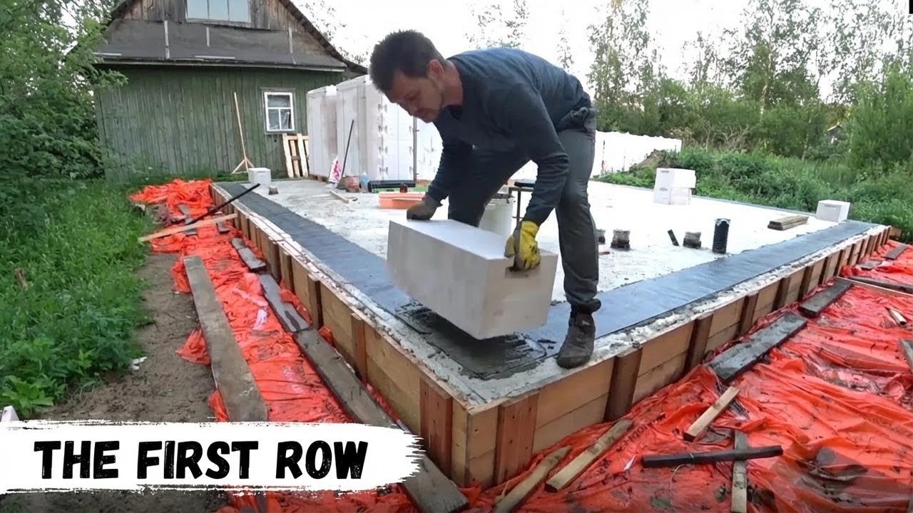 Complete Guide to Laying the First Row of Aerated Concrete Blocks & Reinforcement