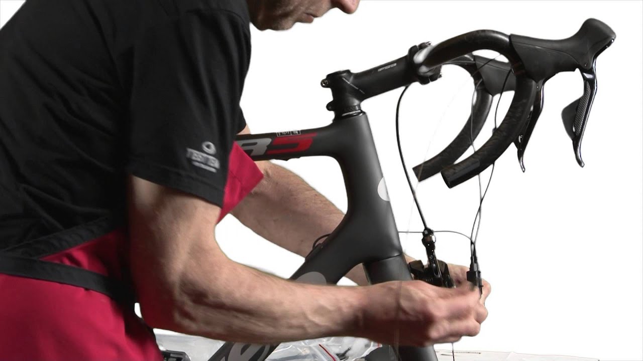 Saul Unboxes His 2014 Cervelo R5 DA Di2 Bike