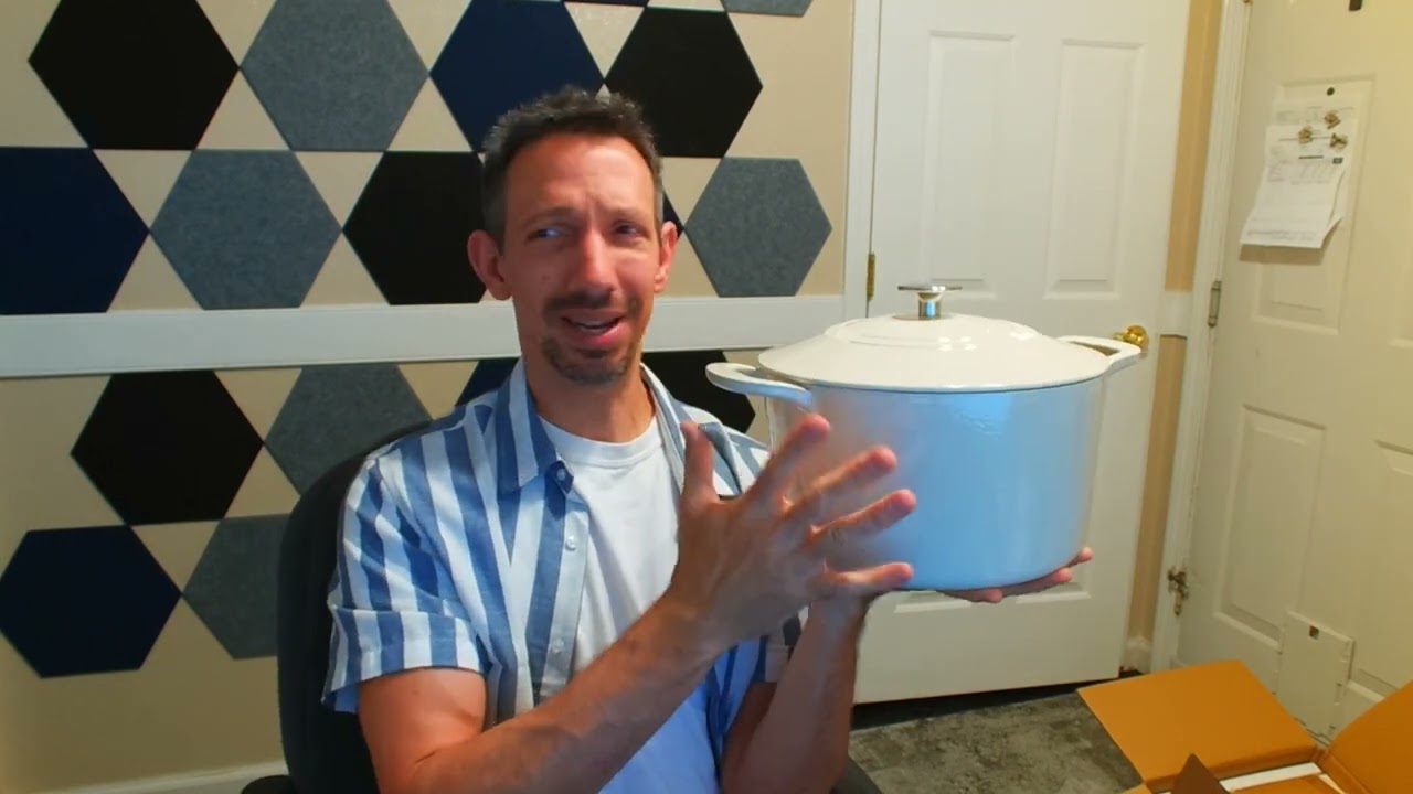 Cast iron Dutch oven Unboxing ENAMEL COATED!