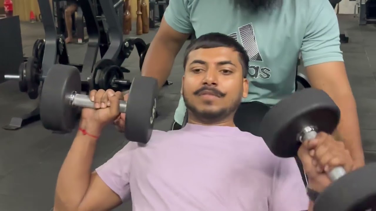 ￼ Aaj Humne Chest🥰💪🏻 Mara full workout Ke Saath ￼|#gym #workout #bodybuilding #fitness 